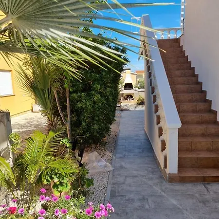 Virago Apartment Vir